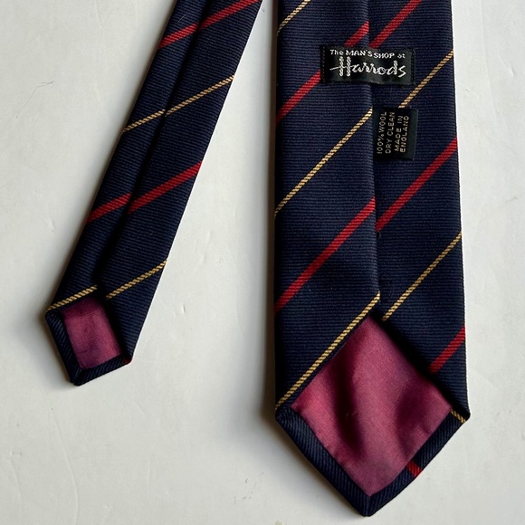 Harrods of London deep navy striped all wool tie made in England 🏴󠁧󠁢󠁥󠁮󠁧󠁿 - Picture 4 of 8